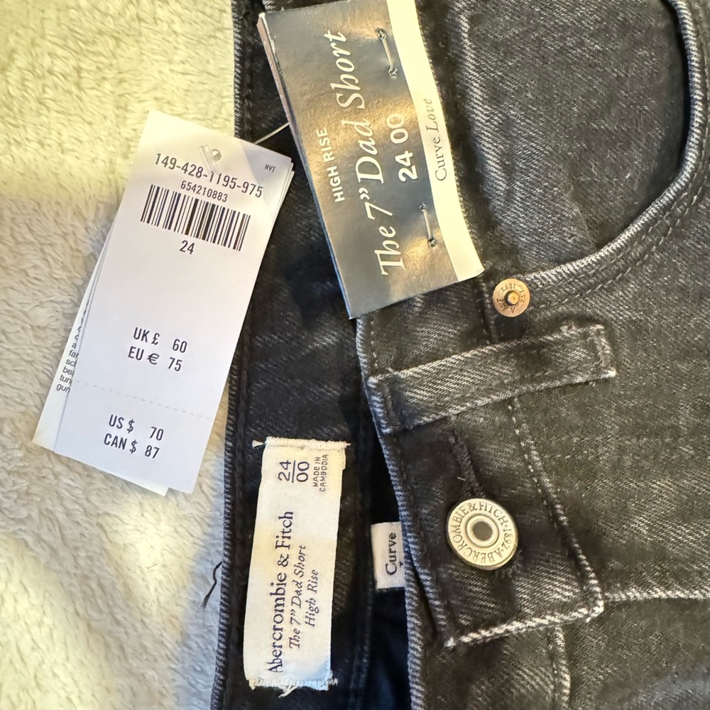 Abercrombie 7” dad shorts
